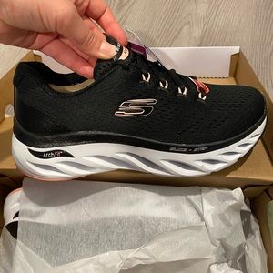 SKETCHERS Arch fit Glide-Step